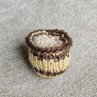 Knitted Classic Pooh Honey Pot