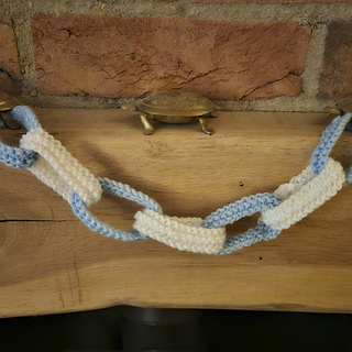 Small Knitted Party Paper Chain
