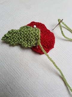 Sewing Quick Knitted Poppy Leaf