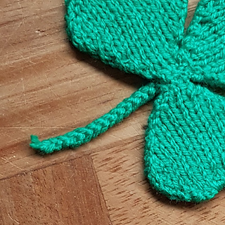 Knitted Shamrock stem
