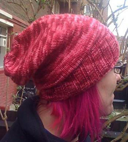 Ravelry: Simple Slouchy Hat pattern by KnittyFlitty