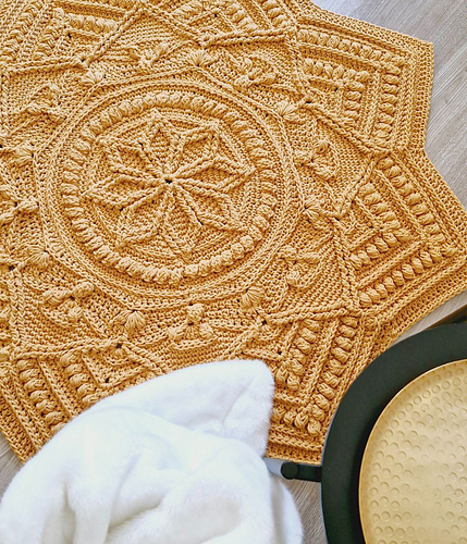 Ravelry: Aurora Floor Rug pattern by Periwinkle Crochet