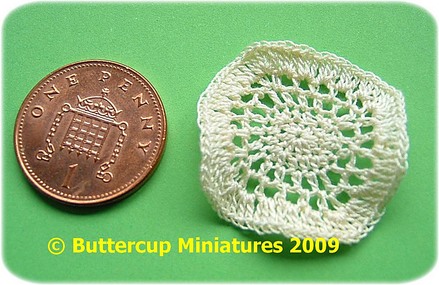 1:12th scale square crochet mat