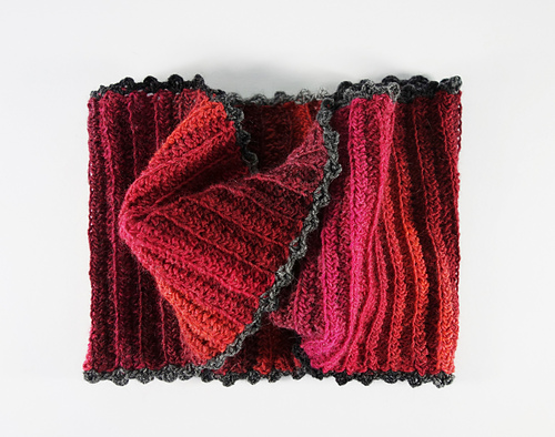 Cowl & Cuffs photo 4