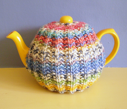 Mistake_Rib_Tea_Cosy_01_medium.JPG
