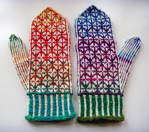 Smaragdi Mittens photo 3