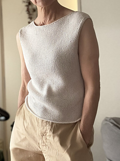 A Simple Pattern Without an I-cord
Knitted with Tynn Line