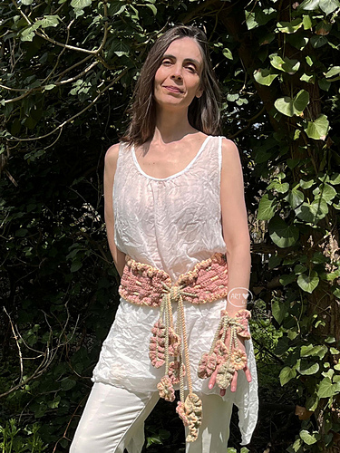 Kiss Me Textured Floral Belt Corset Bracelet