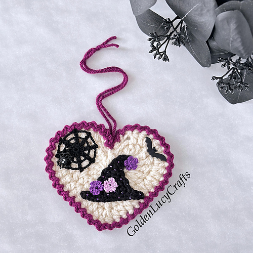 Ravelry: Witch Hat Heart Ornament pattern by GoldenLucyCrafts