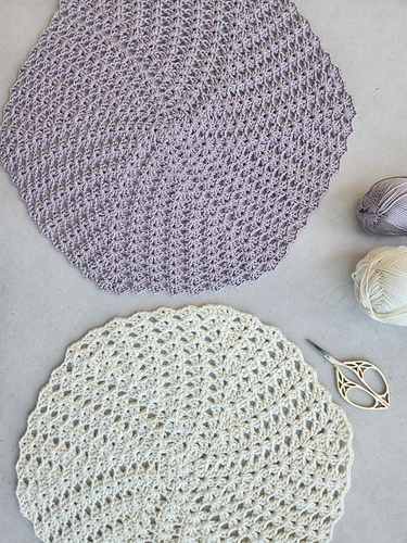 Iris Doily photo 3