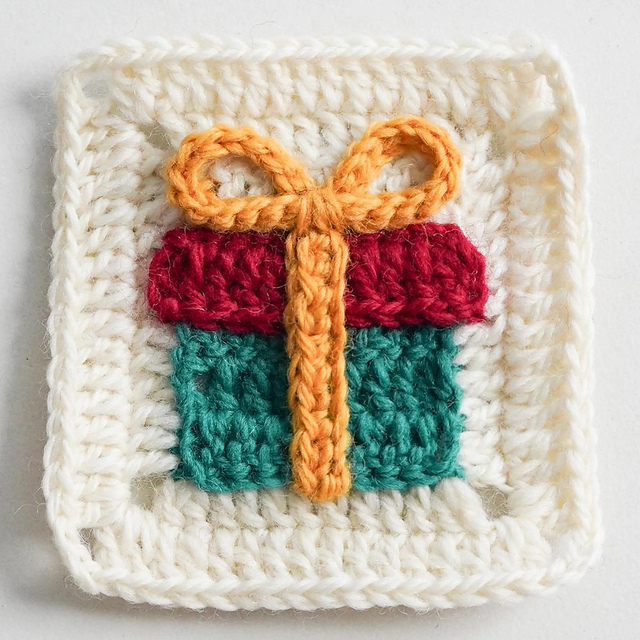 Christmas Gift Box Granny Square