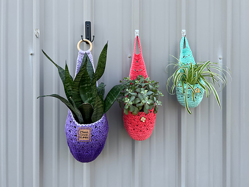 Ravelry: Sweet Stripes Hanging Baskets pattern by Lisa M Fox