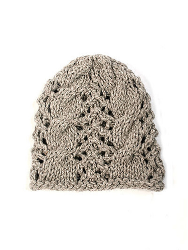 Lue med kabelstrikk og blonder - The TOFT Alpaca Shop
