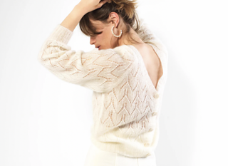 Gilet maya porté avec le V dans le dos