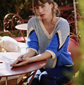 Pull bleu sans manches graphique Esther