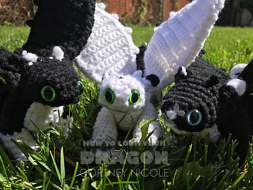 Nattlys Baby Drager - Cortney Nicole