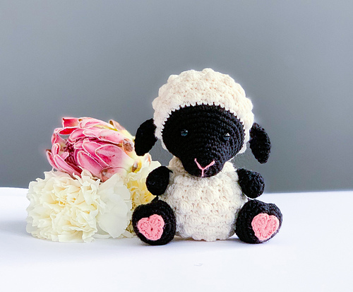 ◆KOMOREBI MUSEUM◆ Handmade 3way lace lamb shearling long b Big Eyed Sheep. Darling Figurine. Farmhouse Easter Decor