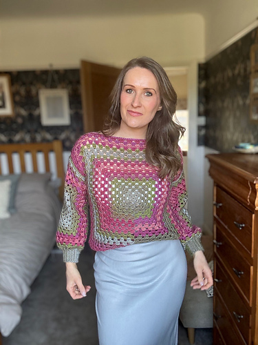 Regnbue Granny Square Genser - Hannah Cross
