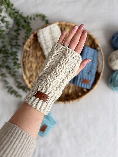 Neo Cable Wrist Warmers