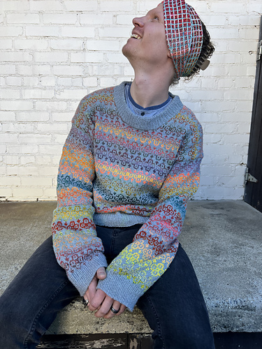 Villblomst Genser - byHappyPillKnits