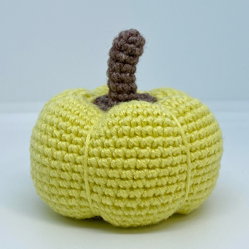 Ravelry Pumpkins pattern by Tatiana Nikashova