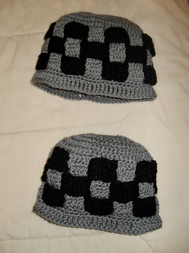 Criss Cross Scarf & Hat Set photo 1