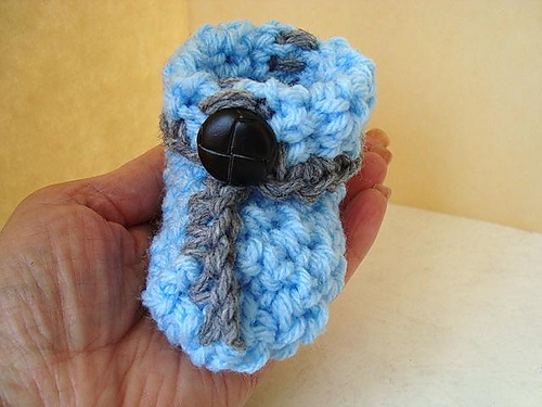 BABY BOY CROCHET BOOTIES photo 3
