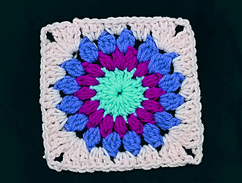 starburst granny square photo 6