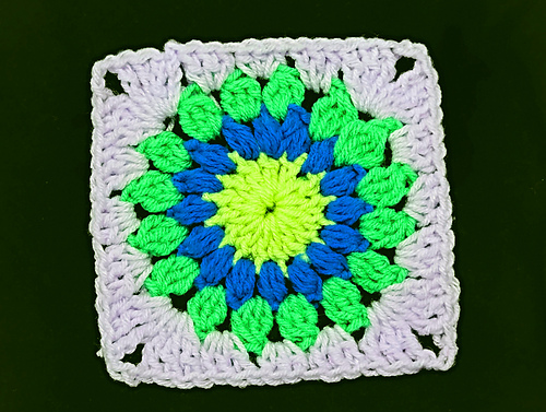 starburst granny square photo 5