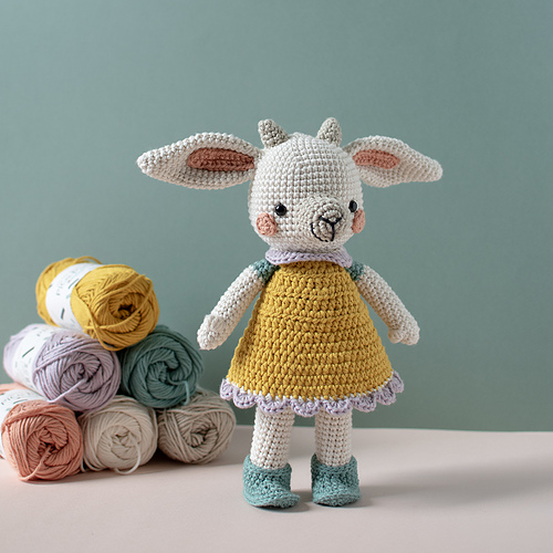 Helly Lamb photo 8