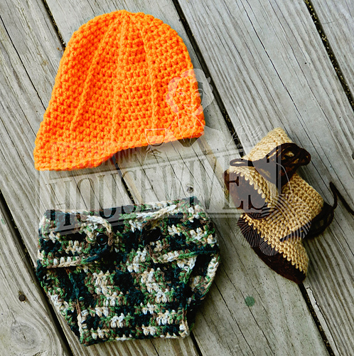 Ravelry: Little ComBrat Combat Boots pattern by Elizabeth Alan