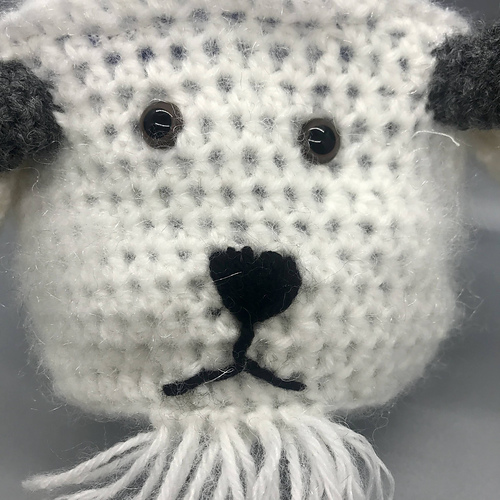 Ravelry Mazama Mountain Goat Chalk Bag pattern by Ellie from Hook Yarn