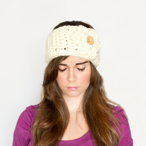 Charmfully Chunky Flower & Earwarmer photo 1