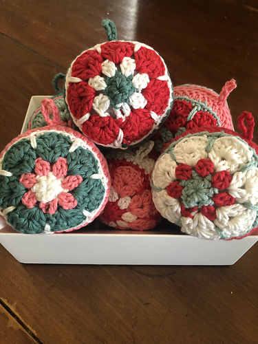 0-1546 Christmas Flowers photo 2