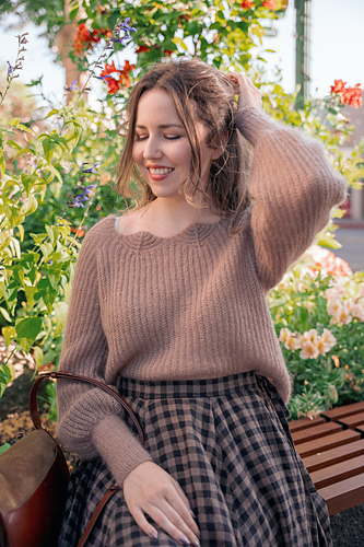 Amaryllis - Isabella Clark