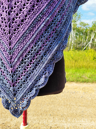 All About That Drape Sjal - I Need It Crochet