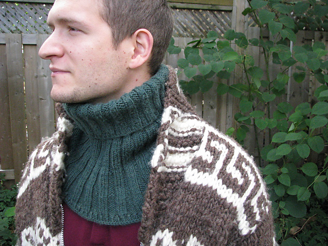 Ribbed Neck Warmer pattern by Ilga Leja