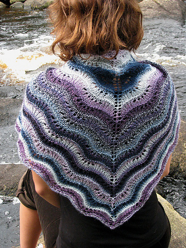 Ravelry: Watery Ripples pattern by Ilga Leja
