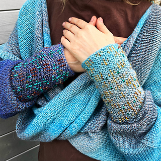 Closeup of beaded cuffs in Jacaranda with 2 bead colors and Blue Spruce with 3 bead colors