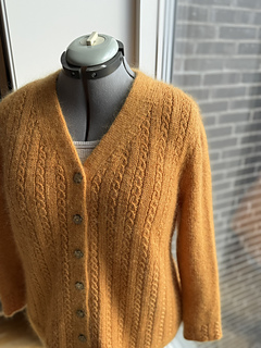 Lacy Cable V-Cardigan