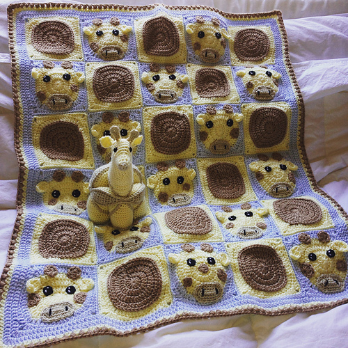 Ravelry Spot the Giraffe Blanket pattern by Heather C Gibbs (KCACO.UK)