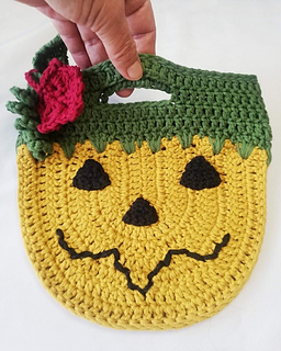 Crochet Halloween bag by InuShic