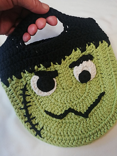 Crochet Halloween bag by InuShic