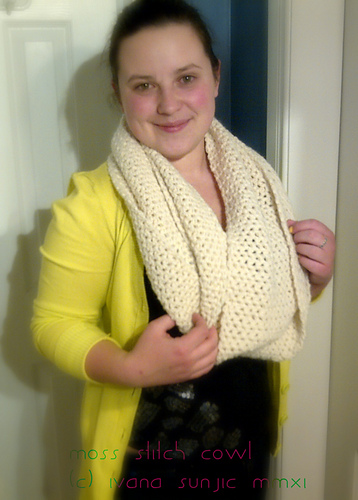 Moss Stitch Cowl photo 2