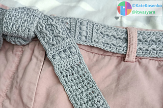 Gray fingering yarn Tesselia texture pattern detail