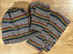 Hat, mitts, scarf set. 