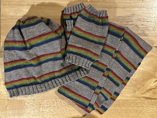 Hat, mitts, scarf set. 