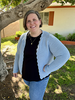 Stephanie (@crochetsallday)