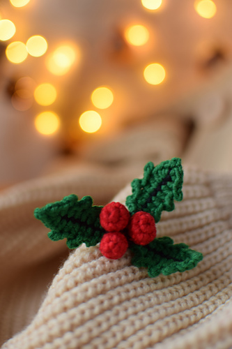 Holly Leaf Brooch - Irina Gurinova