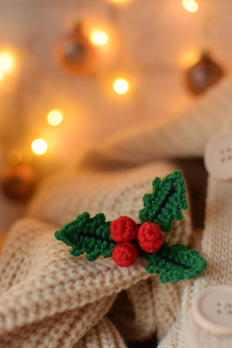 Holly Leaf Brooch - Irina Gurinova
